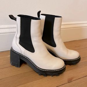Rag & Bone Shiloh Chelsea boot in antique white - barely worn - size 7
